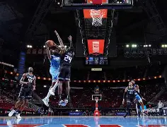 金年会官网-关于萨克拉门托国王训练开放日，今夜手感冰凉引欢呼，荷甲在即，纪律约束更严格的信息