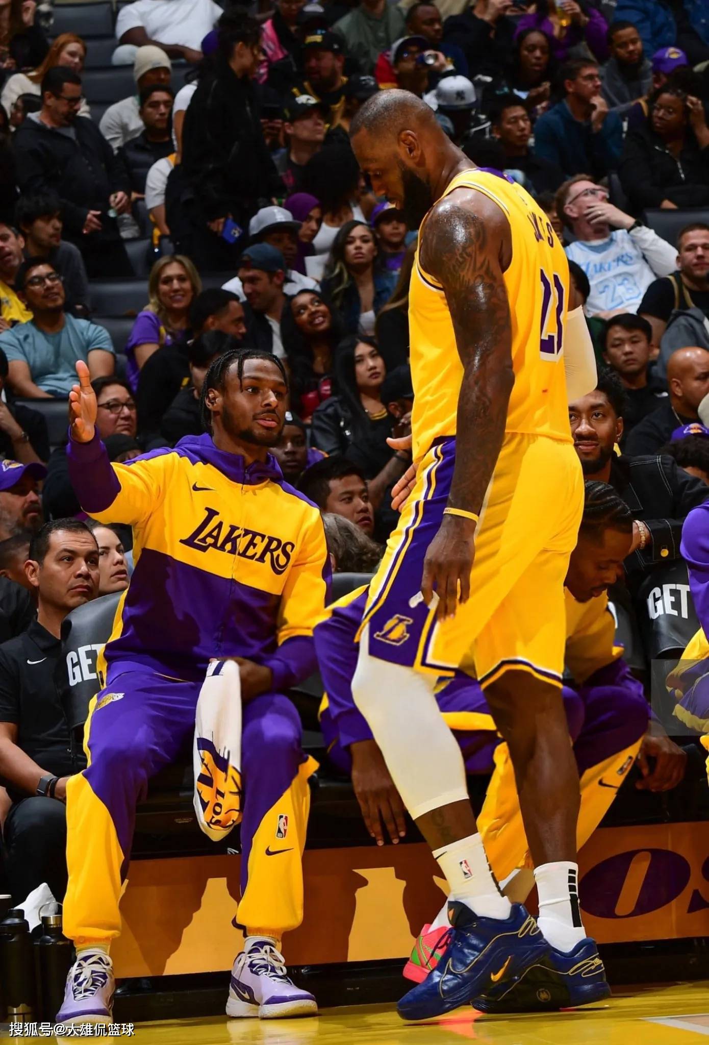 jinnianhui-洛杉矶湖人发布备战花絮；清晨伤情更新；葡超任务艰巨；身体对抗强度拉满的简单介绍